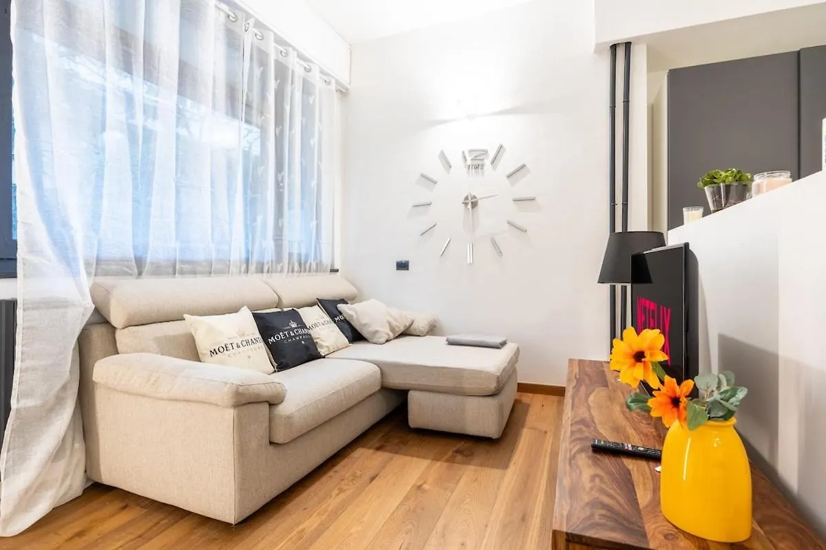 Design Apartment I Steps From Fair & Metro location